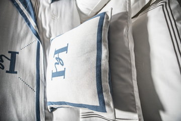 NIEBIESKA PODUSZKA KWADRATOWA - 45X45 - MY HONEY HOME