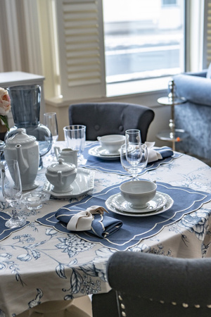 HAFTOWANE SERWETKI BLUE ONDE - 6 SZT. - 38.5 x 38.5 CM - ROSEBERRY HOME - MY HONEY HOME