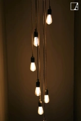 Lampa wisząca Authentage Filou na zamontowanej podstawie