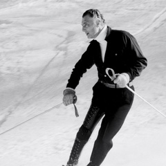 Grafika Agnelli jeździ na nartach - Eichholtz - My Honey Home