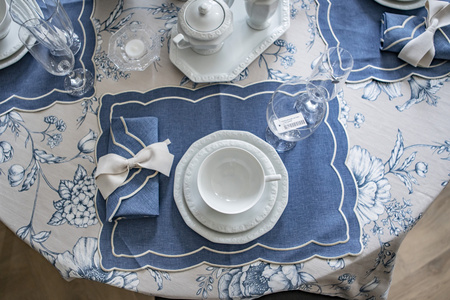 HAFTOWANE SERWETKI BLUE ONDE - 6 SZT. - 38.5 x 38.5 CM - ROSEBERRY HOME - MY HONEY HOME