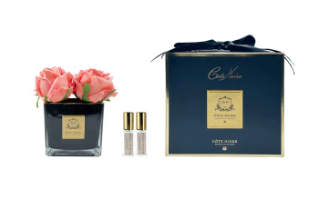 Cote Noire Kwiaty Pachnące 4 róże Peach w czarnym kwadratowym szkle