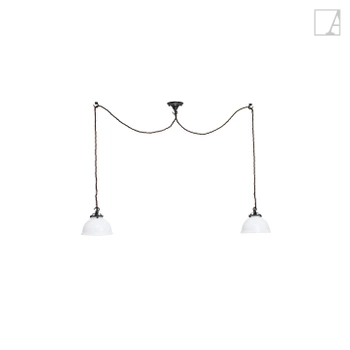 Lampa wisząca Authentage Moemoe na zamontowanej podstawie