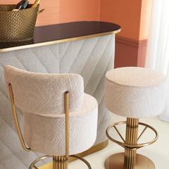 Hoker barowy Carleton z oparciem Eichholtz