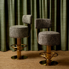 Hoker barowy Carleton z oparciem Eichholtz