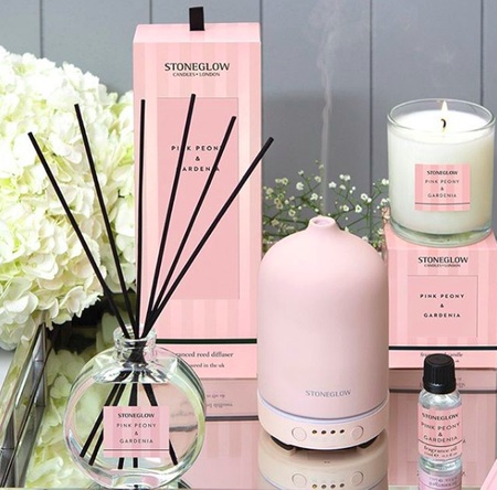 ŚWIECA ZAPACHOWA - PINK PEONY & GARDENIA CANDLE - 9x8CM - STONEGLOW - MY HONEY HOME