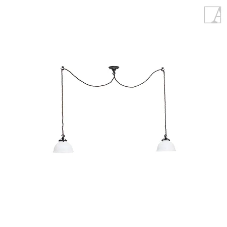 Lampa wisząca Authentage Moemoe na zamontowanej podstawie